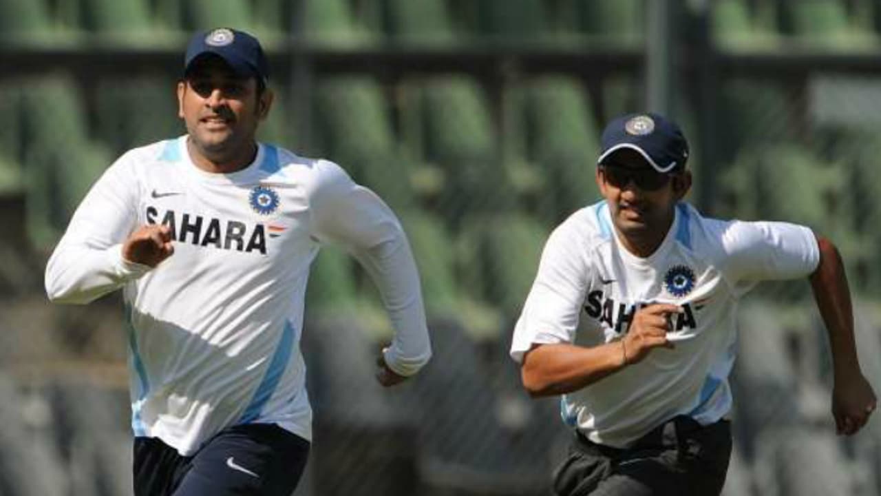 రాజకీయాల్లోకి ధోనీ, గంభీర్..? రాజకీయాల్లోకి ధోనీ, గంభీర్..?