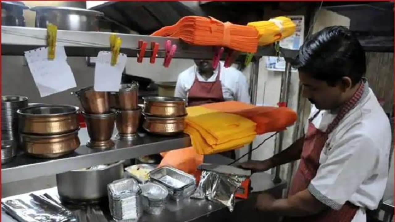 ಮನೆಯಿಂದ್ಲೇ ಪಾತ್ರೆ ತನ್ನಿ: ಡಿಸ್ಕೌಂಟ್ ಊಟ ತಿನ್ನಿ! ಮನೆಯಿಂದ್ಲೇ ಪಾತ್ರೆ ತನ್ನಿ: ಡಿಸ್ಕೌಂಟ್ ಊಟ ತಿನ್ನಿ!