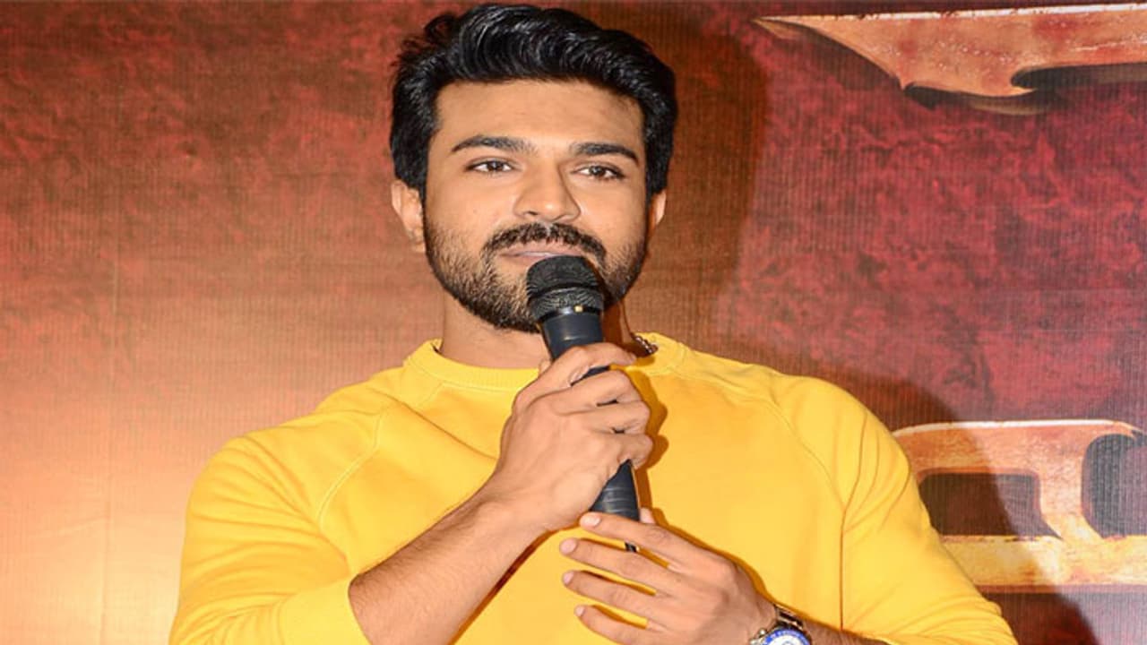 నిన్ను చూస్తే ఈర్ష్యగా ఉందన్నారు.. మెగాస్టార్ స్టార్ పై చరణ్ వ్యాఖ్యలు! నిన్ను చూస్తే ఈర్ష్యగా ఉందన్నారు.. మెగాస్టార్ స్టార్ పై చరణ్ వ్యాఖ్యలు!