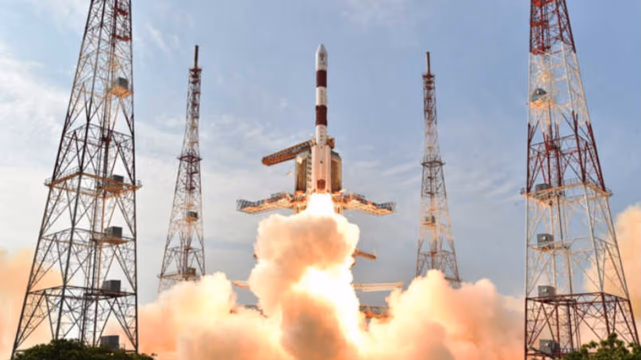 Kerala floods: ISRO is helping in relief and rescue operations Kerala floods: ISRO is helping in relief and rescue operations