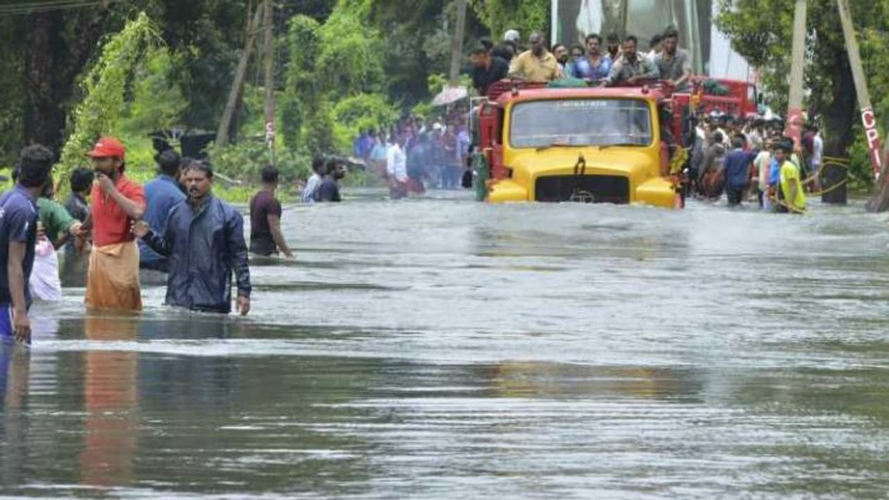 ಇದು ಸುಳ್ಳು ಸುದ್ದಿ: ಕೇರಳದ ನೀರು ಆಮದು ಮಾಡಿಕೊಳ್ಳಲು ಯುಎಇ 700 ಕೋಟಿ ರು. ಒಪ್ಪಂದ? ಇದು ಸುಳ್ಳು ಸುದ್ದಿ: ಕೇರಳದ ನೀರು ಆಮದು ಮಾಡಿಕೊಳ್ಳಲು ಯುಎಇ 700 ಕೋಟಿ ರು. ಒಪ್ಪಂದ?