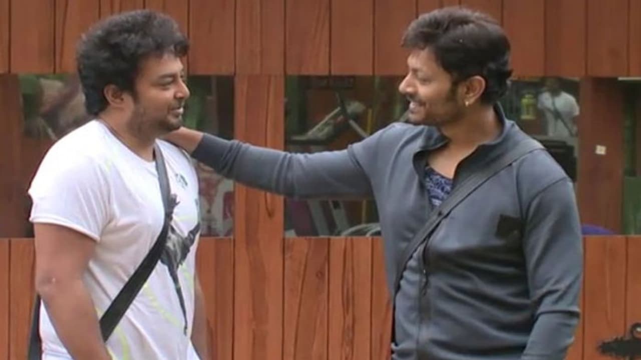 బిగ్ బాస్2: కౌశల్ కి వ్యతిరేకంగా కామెంట్లు! బిగ్ బాస్2: కౌశల్ కి వ్యతిరేకంగా కామెంట్లు!