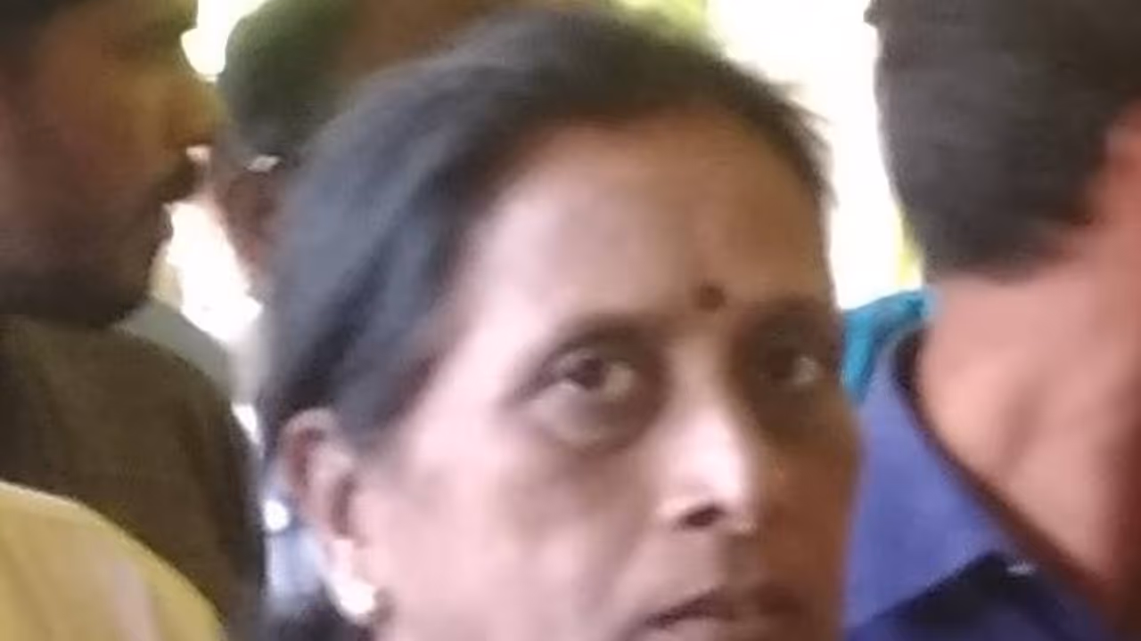 ಮಾಜಿ ಶಾಸಕ ವೈಎಸ್ವಿ ದತ್ತಾಗೆ ಪತ್ನಿ ವಿಯೋಗ! ಮಾಜಿ ಶಾಸಕ ವೈಎಸ್ವಿ ದತ್ತಾಗೆ ಪತ್ನಿ ವಿಯೋಗ!