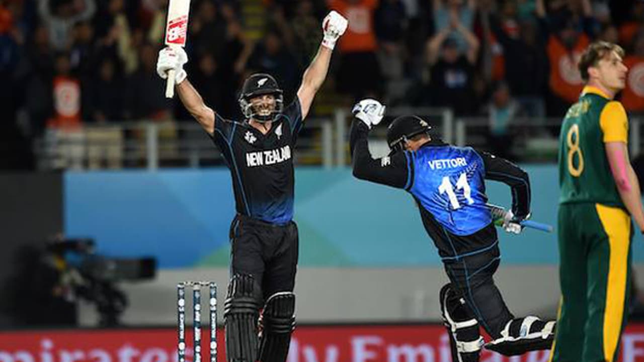 വിരമിക്കലിന് ശേഷം ദേശീയ ടീമിലേക്ക് തിരികെയെത്തുന്ന ഇലിയറ്റിന് ആശംസകളുമായി മക്കല്ലം, പക്ഷേ...