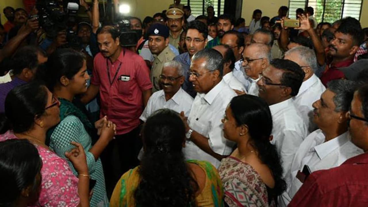 ദുരിതാശ്വാസക്യാംപുകളില്‍ മുഖ്യമന്ത്രി സന്ദര്‍ശനം നടത്തി