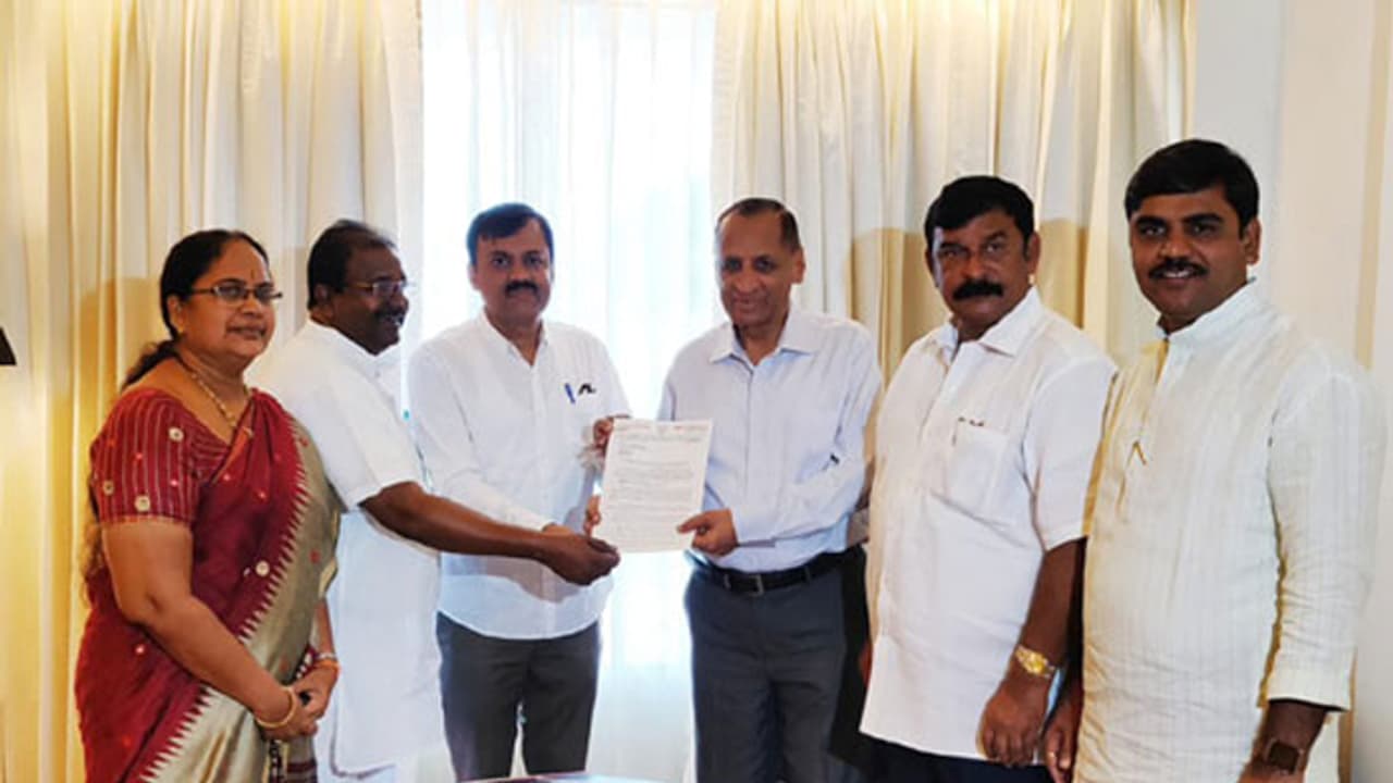 చంద్రబాబు ఎందుకు భయపడుతున్నారు..? బీజేపీ నేతలు