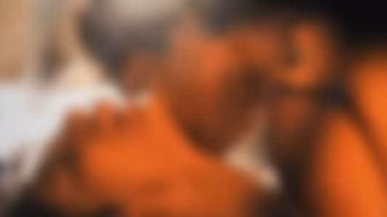 పెళ్లైనా ఇద్దరితో ఎంజాయ్: వివాహితకు ట్విస్టిచ్చిన మొదటి లవర్ పెళ్లైనా ఇద్దరితో ఎంజాయ్: వివాహితకు ట్విస్టిచ్చిన మొదటి లవర్