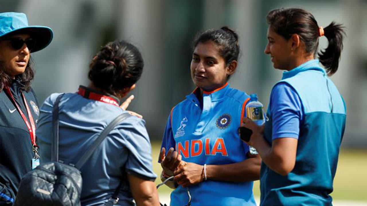 సఫారీలతో టీ20, వన్డే సిరీస్... భారత మహిళా జట్టును ప్రకటించిన బీసీసీఐ... సఫారీలతో టీ20, వన్డే సిరీస్... భారత మహిళా జట్టును ప్రకటించిన బీసీసీఐ...