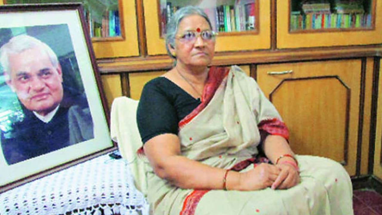 வாஜ்பாயின் மரணத்தை அரசியல் லாபத்துக்காக பயன்படுத்துகிறார்கள்… மோடியையும், அமித்ஷாவையும் கதற விட்ட வாஜ்பாய் மருமகள் !! வாஜ்பாயின் மரணத்தை அரசியல் லாபத்துக்காக பயன்படுத்துகிறார்கள்… மோடியையும், அமித்ஷாவையும் கதற விட்ட வாஜ்பாய் மருமகள் !!