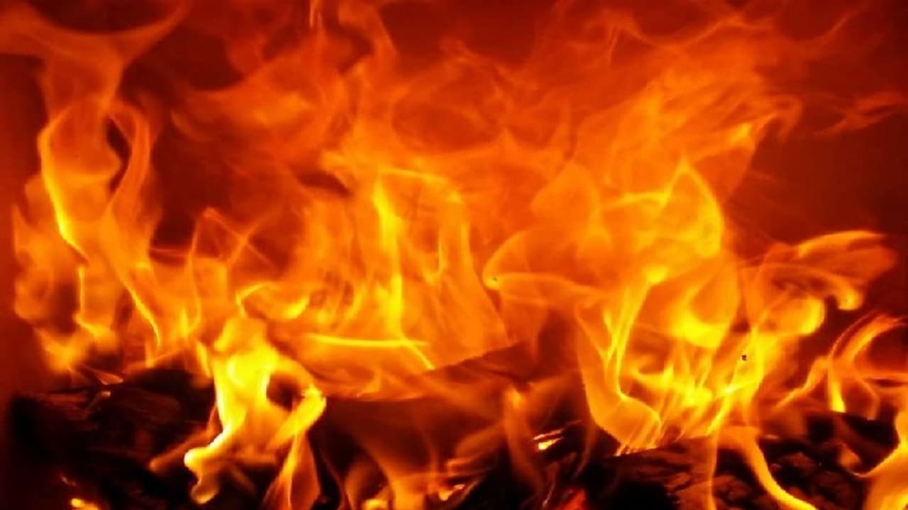Kashmir: Miscreants set ablaze 3 panchayat buildings in protest against upcoming elections Kashmir: Miscreants set ablaze 3 panchayat buildings in protest against upcoming elections