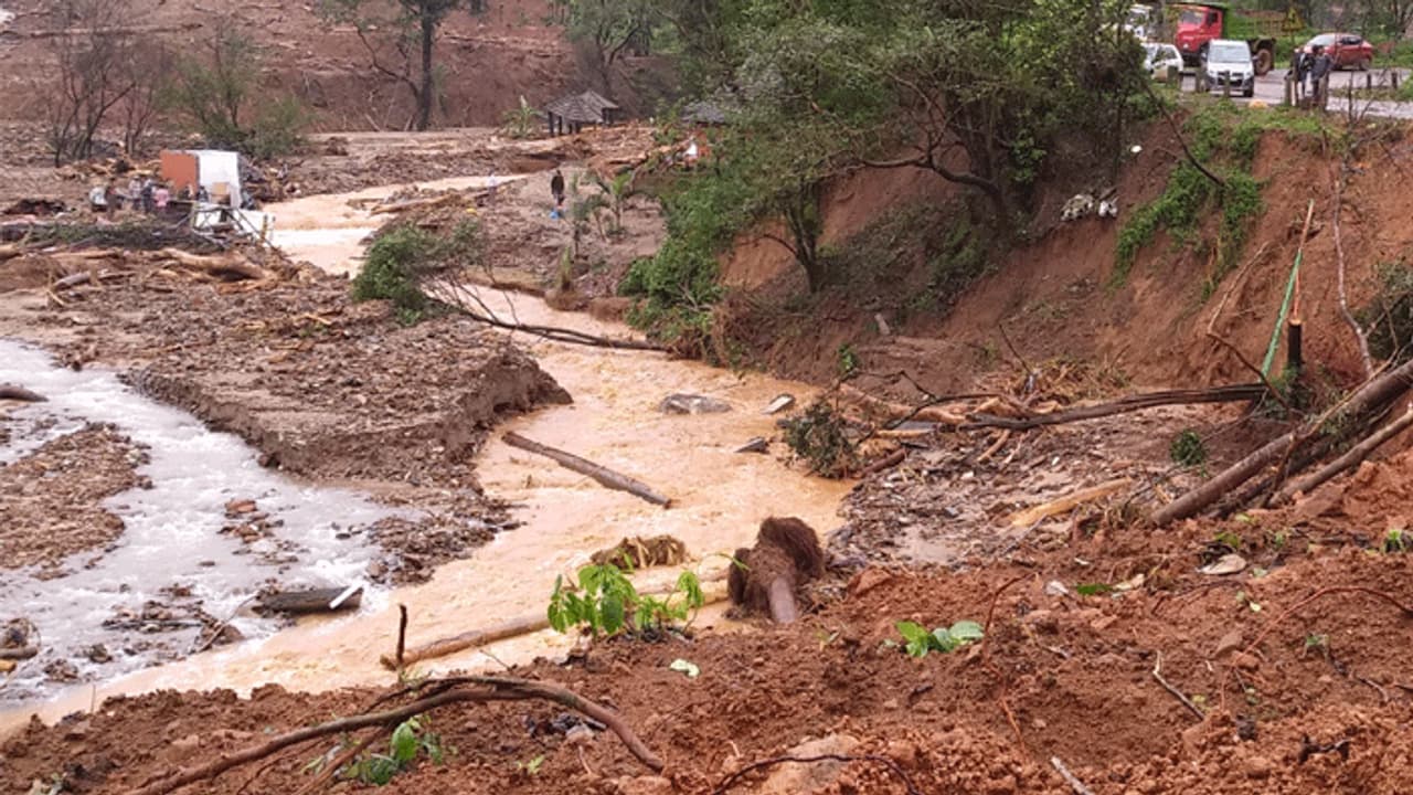 ಚೇತರಿಸಿಕೊಳ್ಳುತ್ತಿರುವ ಕೊಡಗಲ್ಲಿ ಮತ್ತೆ ಆತಂಕ ಚೇತರಿಸಿಕೊಳ್ಳುತ್ತಿರುವ ಕೊಡಗಲ್ಲಿ ಮತ್ತೆ ಆತಂಕ