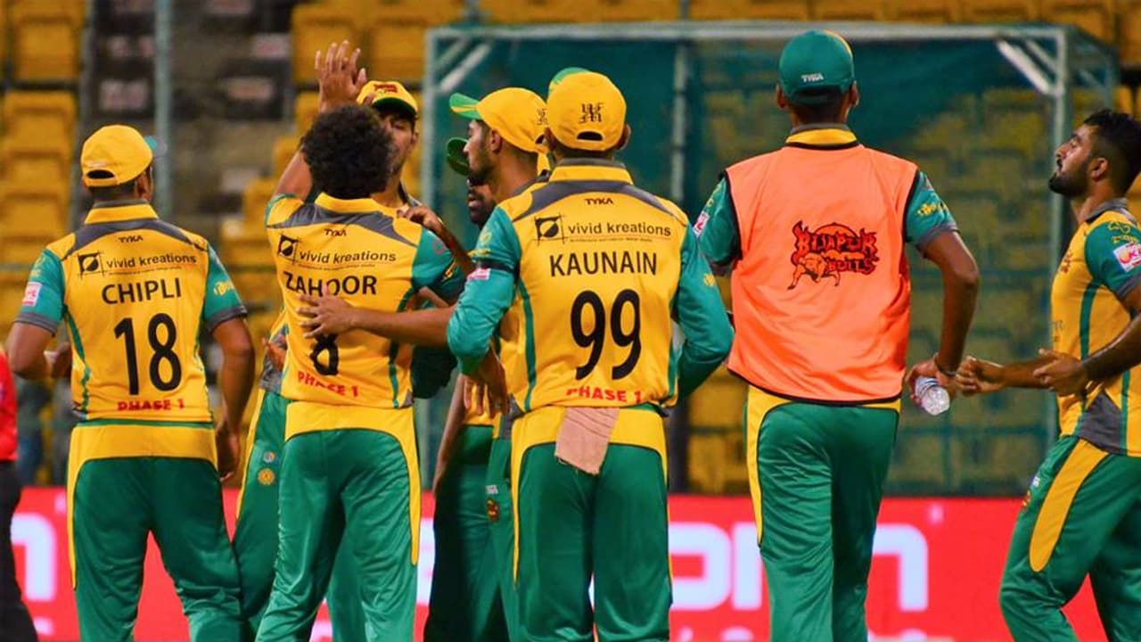 ಕೆಪಿಎಲ್ 2018: ಮೊದಲ ಗೆಲುವಿನ ಸಿಹಿ ಕಂಡ ಬಿಜಾಪುರ ಬುಲ್ಸ್ ಕೆಪಿಎಲ್ 2018: ಮೊದಲ ಗೆಲುವಿನ ಸಿಹಿ ಕಂಡ ಬಿಜಾಪುರ ಬುಲ್ಸ್