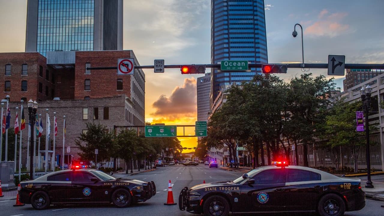 ഫ്ലോറിഡയില് വീഡിയോ ഗെയിം ടൂര്ണമെന്റിനിടെ വെടിവെപ്പ്; നാല് പേര് കൊല്ലപ്പെട്ടു ഫ്ലോറിഡയില് വീഡിയോ ഗെയിം ടൂര്ണമെന്റിനിടെ വെടിവെപ്പ്; നാല് പേര് കൊല്ലപ്പെട്ടു
