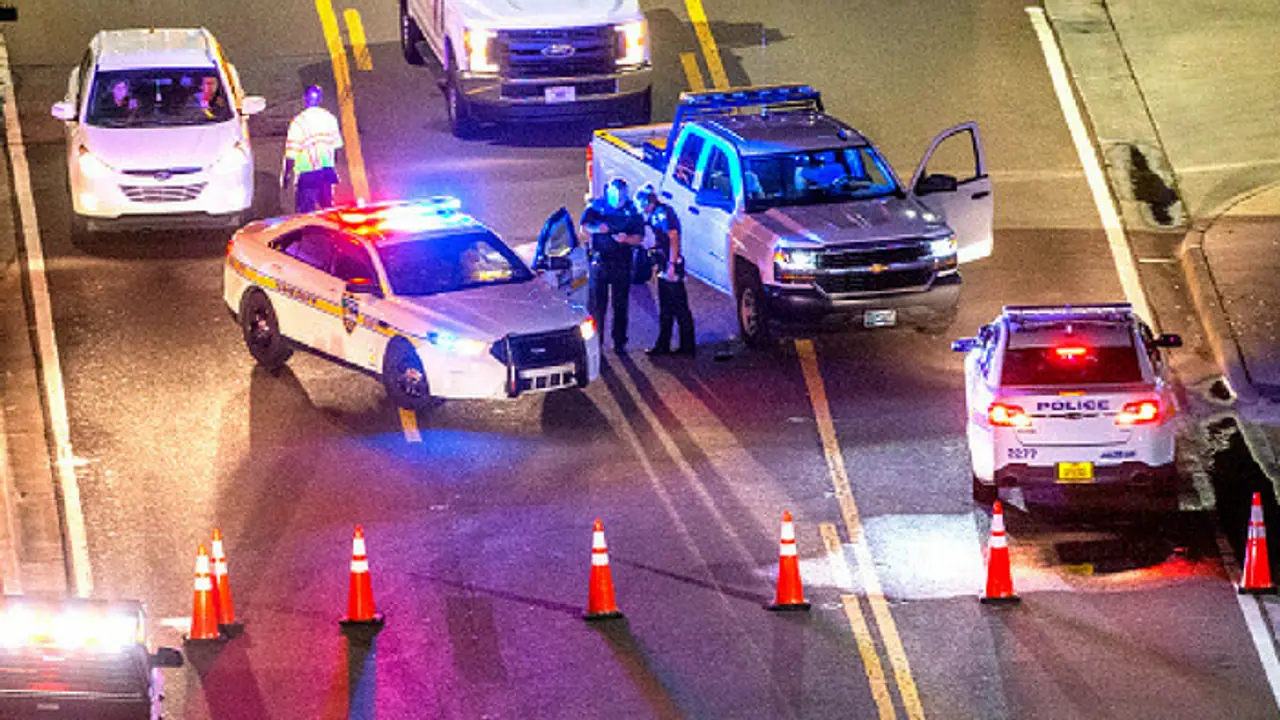 Jacksonville shooting: Gunman opens fire at online video game event, 2 dead, multiple injured Jacksonville shooting: Gunman opens fire at online video game event, 2 dead, multiple injured