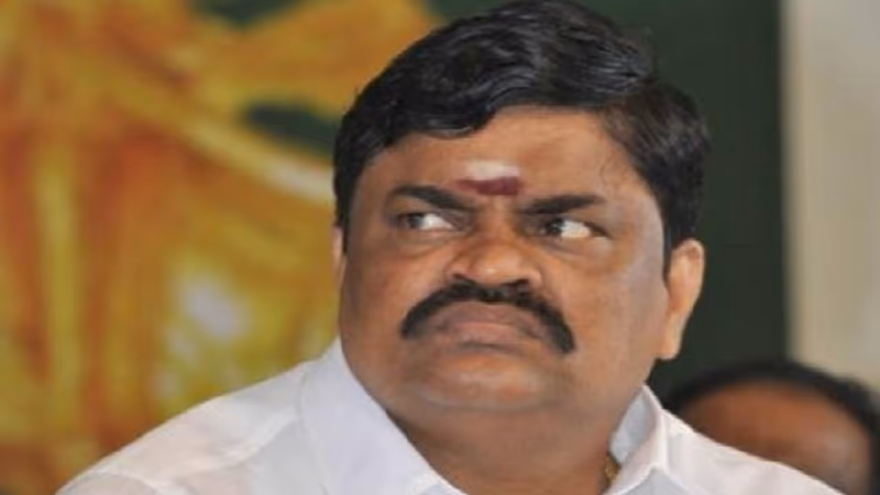 மாசு ஏற்படும் என்றால் அமெரிக்கா பட்டாசை தடை பண்ணியிருக்காதா? பால்வளத் துறை அமைச்சர் சரவெடி பேச்சு... மாசு ஏற்படும் என்றால் அமெரிக்கா பட்டாசை தடை பண்ணியிருக்காதா? பால்வளத் துறை அமைச்சர் சரவெடி பேச்சு...