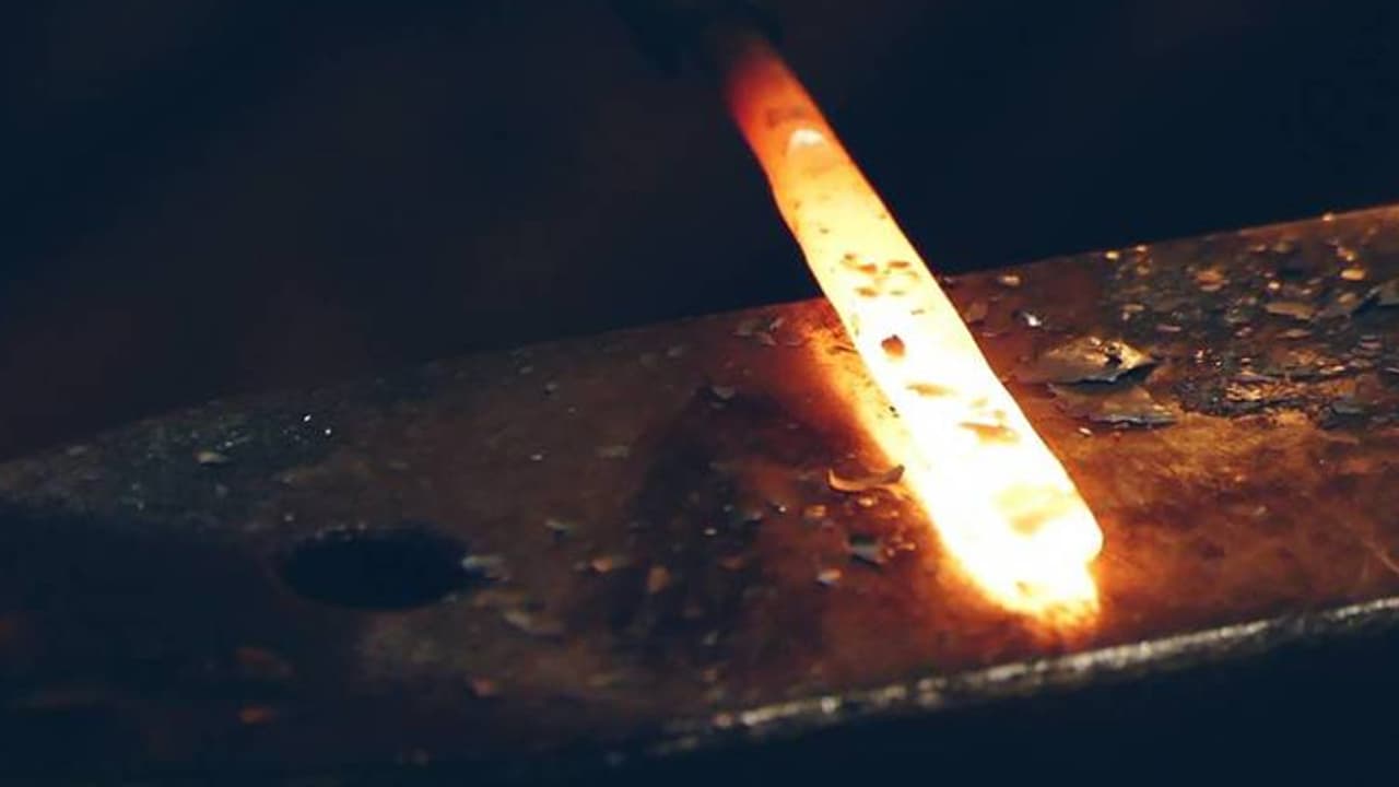 తండ్రిని కలుసుకున్నందుకు.. ఐరన్ రాడ్తో చిన్నారికి వాతలు పెట్టిన తల్లి తండ్రిని కలుసుకున్నందుకు.. ఐరన్ రాడ్తో చిన్నారికి వాతలు పెట్టిన తల్లి