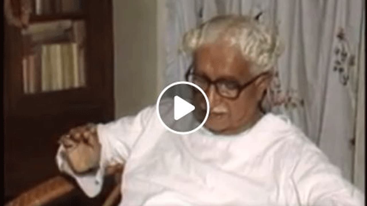 ಕುವೆಂಪು ಅವರ ಬಾಯಲ್ಲೇ ವಿಶ್ವ ಮಾನವ ಸಂದೇಶ ಕೇಳಿ ಕುವೆಂಪು ಅವರ ಬಾಯಲ್ಲೇ ವಿಶ್ವ ಮಾನವ ಸಂದೇಶ ಕೇಳಿ