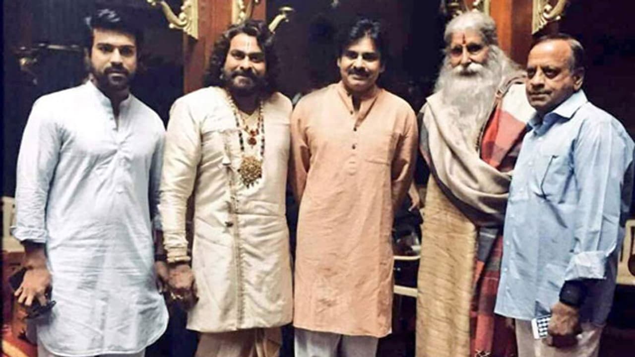 'సై రా' సెట్ లో పవన్ సందడి.. మెగాబ్రదర్స్ తో పాటు బిగ్ బీ! 'సై రా' సెట్ లో పవన్ సందడి.. మెగాబ్రదర్స్ తో పాటు బిగ్ బీ!