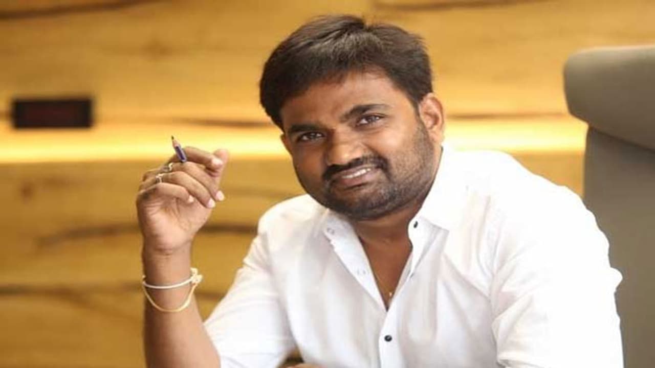 మారుతికి త్రివిక్రమ్ దెబ్బ,బెటర్ లక్ నెక్ట్స్ టైమ్? మారుతికి త్రివిక్రమ్ దెబ్బ,బెటర్ లక్ నెక్ట్స్ టైమ్?