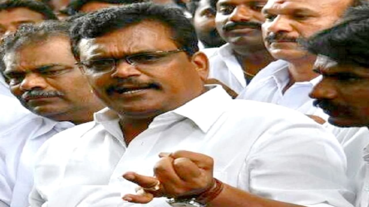 பதவி சுகம் இருக்கும்வரை ஓ.பி.எஸ் ம், ஈ.பி.எஸ் ம் பிரிய வாய்ப்பே இல்லை தங்க தமிழ்செல்வன் தடாலடி... பதவி சுகம் இருக்கும்வரை ஓ.பி.எஸ் ம், ஈ.பி.எஸ் ம் பிரிய வாய்ப்பே இல்லை தங்க தமிழ்செல்வன் தடாலடி...