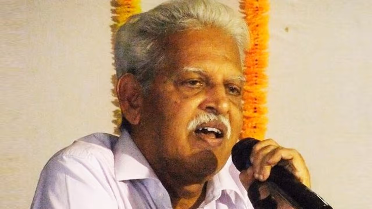 మోడీ హత్యకు కుట్రలో పేరు: విరసం నేత వరవరరావు అరెస్ట్