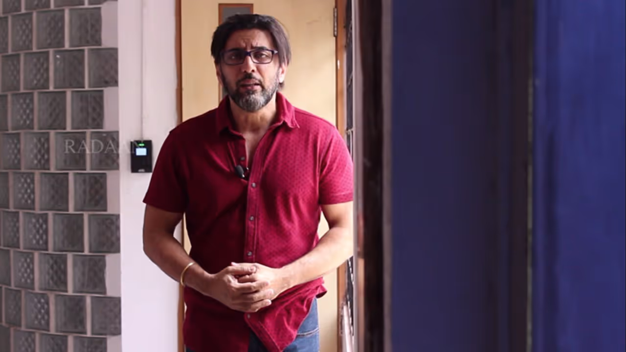 கொடுமையானது 'வாணி ராணி' சீரியல் அனுபவம்..! ராதிகா முதல் இயக்குனர் வரை கிழித்து தொங்கவிட்ட நடிகர் ப்ரித்விராஜ்...! கொடுமையானது 'வாணி ராணி' சீரியல் அனுபவம்..! ராதிகா முதல் இயக்குனர் வரை கிழித்து தொங்கவிட்ட நடிகர் ப்ரித்விராஜ்...!