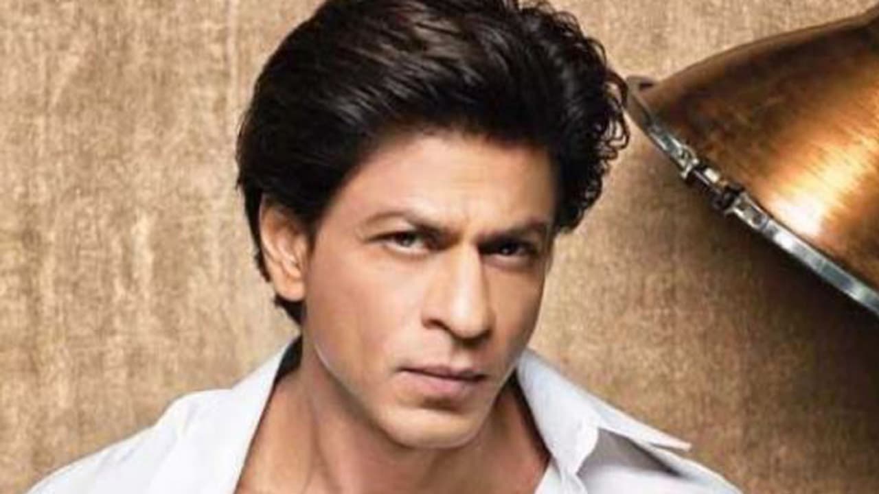 அட்லிக்கு ஆப்பு...’அசுரன்’ரீமேக்கில் நடிக்கத்துடிக்கும் ஷாருக் கான்... அட்லிக்கு ஆப்பு...’அசுரன்’ரீமேக்கில் நடிக்கத்துடிக்கும் ஷாருக் கான்...