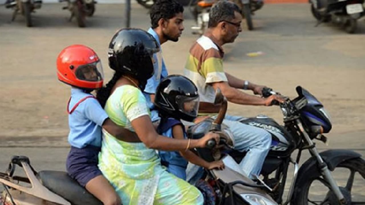 ಹೆಲ್ಮೆಟ್ ಇಲ್ಲದ ಸವಾರರನ್ನು ಅಡ್ಡಹಾಕಬೇಡಿ, ದಂಡ ಹಾಕಿ ಮುಖ್ಯಮಂತ್ರಿ!