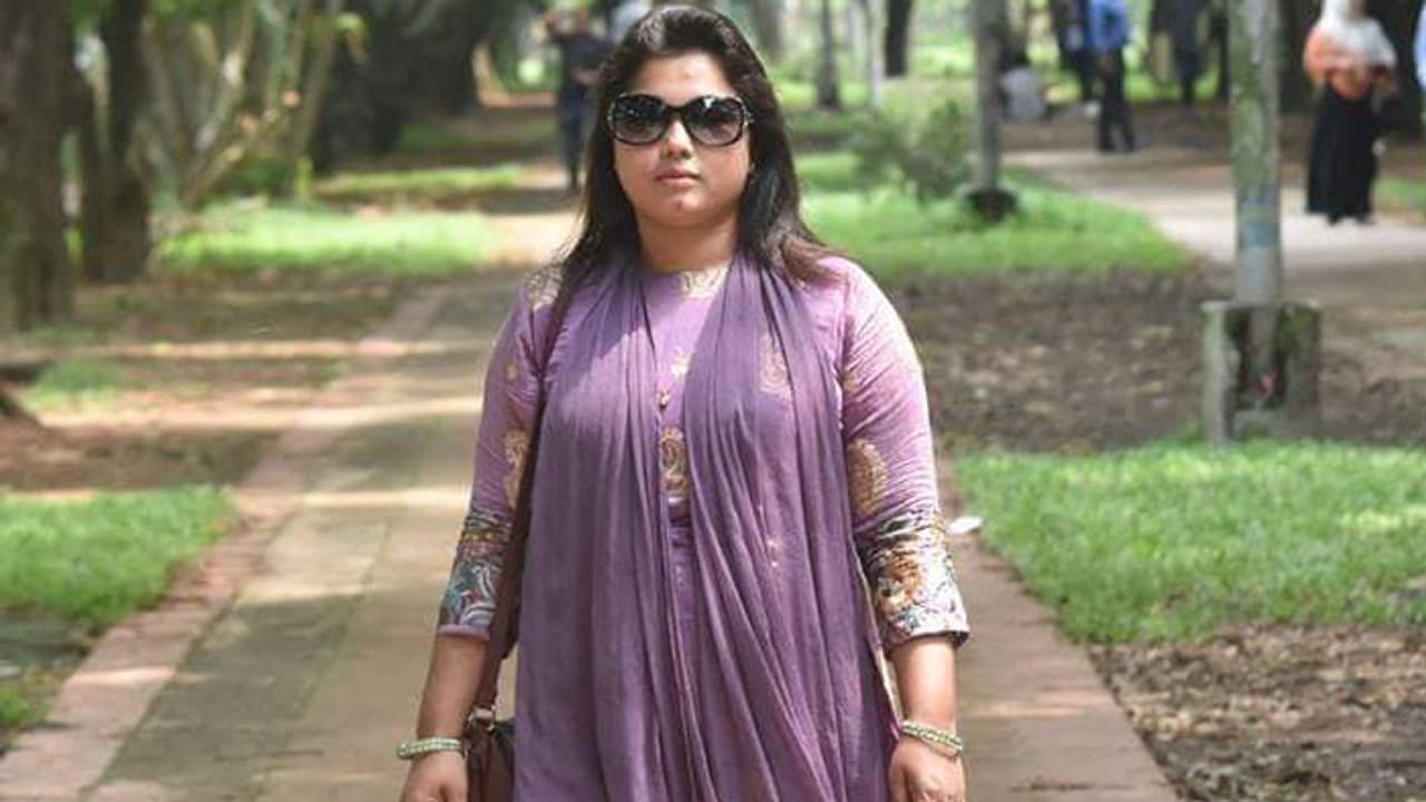 ബംഗ്ലാദേശില് മാധ്യമപ്രവര്ത്തകയെ വീട്ടില്കയറി വെട്ടിക്കൊന്നു ബംഗ്ലാദേശില് മാധ്യമപ്രവര്ത്തകയെ വീട്ടില്കയറി വെട്ടിക്കൊന്നു