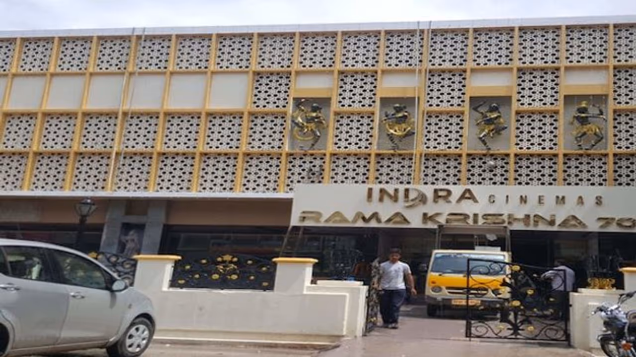 హరికృష్ణ: రోజులో ఎక్కువ టైమ్ 1001 రూమ్లోనే, ఎందుకంటే? హరికృష్ణ: రోజులో ఎక్కువ టైమ్ 1001 రూమ్లోనే, ఎందుకంటే?