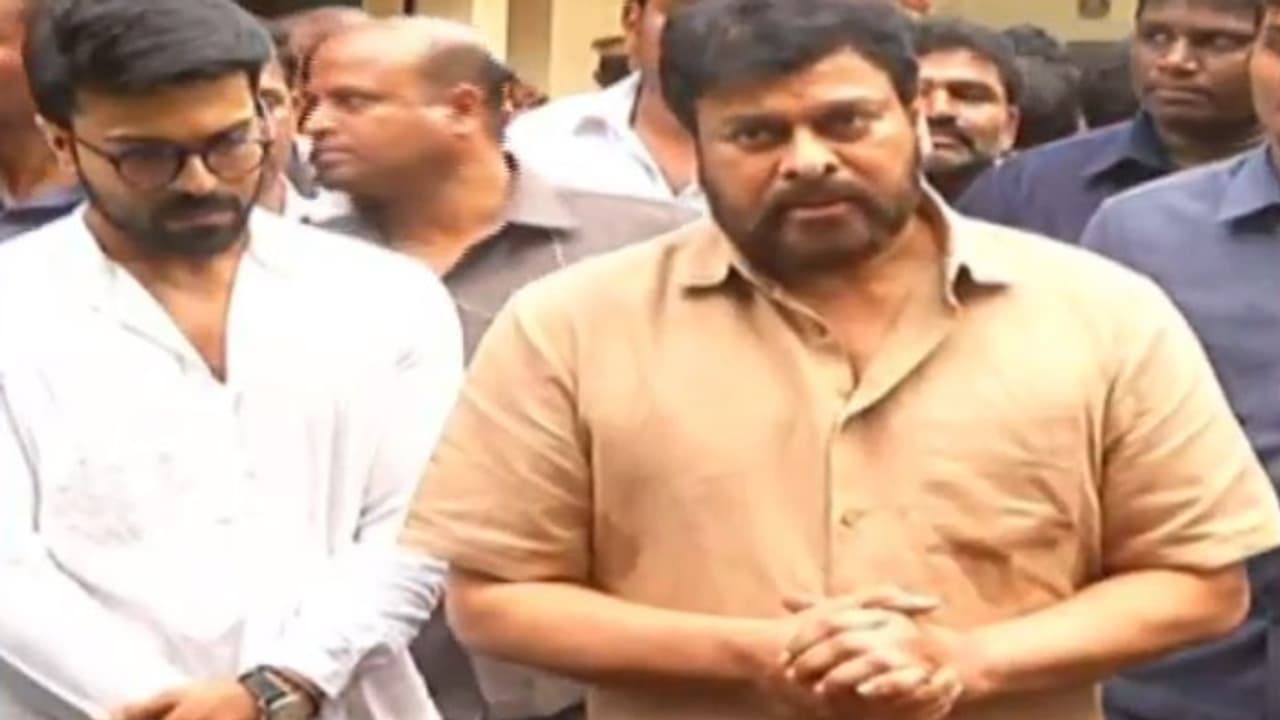 హరికృష్ణ నా సోదర సమానులు.. ఎమోషనల్ అయిన చిరంజీవి!