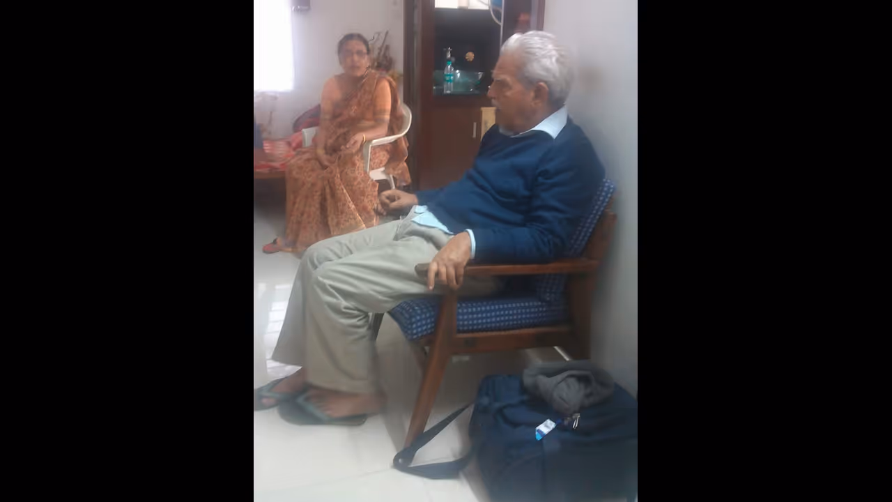 ఇంటికి చేరుకున్న వరవరరావు: సుప్రీం ఆదేశాలపై స్పందన ఇంటికి చేరుకున్న వరవరరావు: సుప్రీం ఆదేశాలపై స్పందన