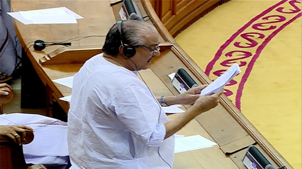 പ്രളയം: കാര്ഷിക കടങ്ങള് എഴുതിത്തള്ളണമെന്ന് കെ.എം മാണി പ്രളയം: കാര്ഷിക കടങ്ങള് എഴുതിത്തള്ളണമെന്ന് കെ.എം മാണി