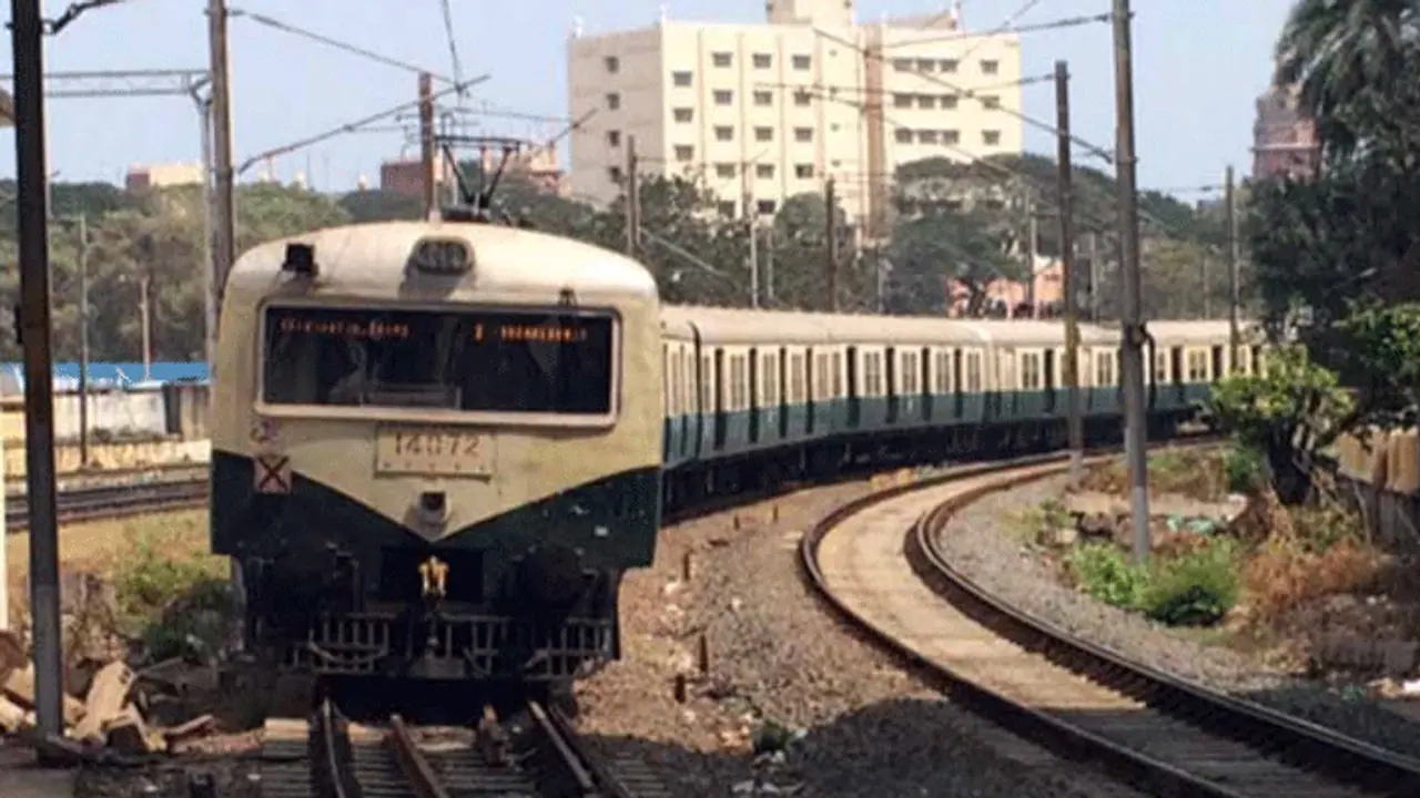 Uttar Pradesh man falls from moving train, walks 9km with intestines in shirt
