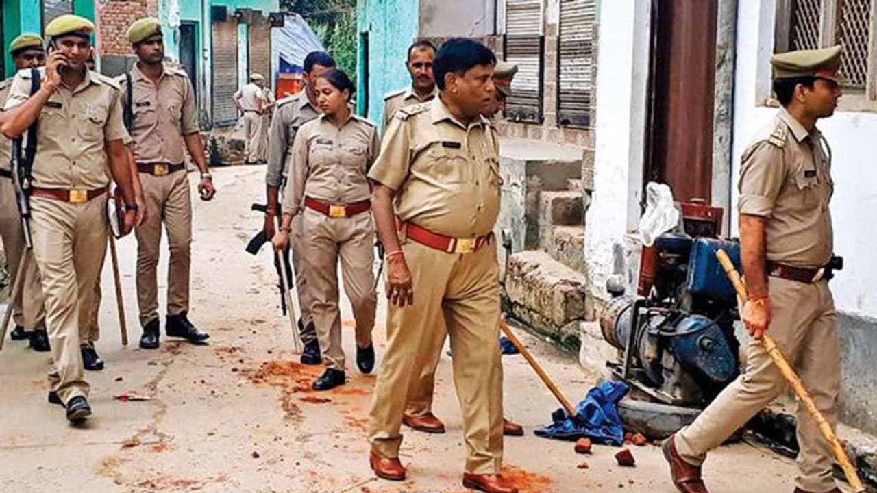 ഗർഭിണിയായ യുവതിയെ കൊന്ന് മൃതദേഹം സ്യൂട്ട്കേസിലാക്കി ഉപേക്ഷിച്ചു; ദമ്പതികൾ അറസ്റ്റിൽ ഗർഭിണിയായ യുവതിയെ കൊന്ന് മൃതദേഹം സ്യൂട്ട്കേസിലാക്കി ഉപേക്ഷിച്ചു; ദമ്പതികൾ അറസ്റ്റിൽ