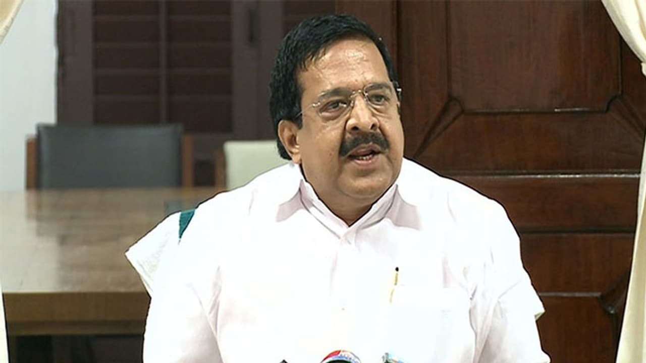  ഉമ്മന്‍ ചാണ്ടിയുടെ നിശ്ചയദാര്‍ഢ്യമാണ് വിഴിഞ്ഞം തുറമുഖം, അദ്ദേഹത്തിന്റെ പേര് നൽകണം: രമേശ് ചെന്നിത്തല