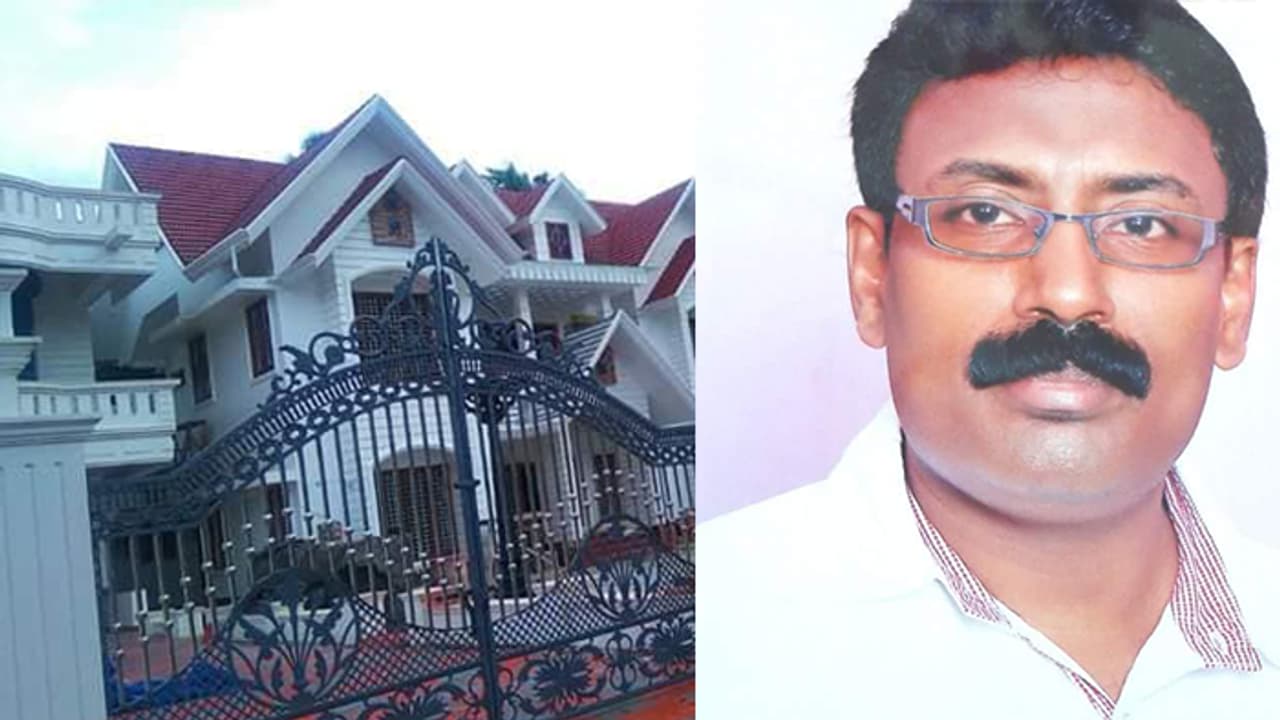 പ്രളയം ആൻസണെയും അമ്മയെയും കൊണ്ടുപോയി: കണ്ണു നിറച്ച്, വൈറലായി യുവതിയുടെ കുറിപ്പ് പ്രളയം ആൻസണെയും അമ്മയെയും കൊണ്ടുപോയി: കണ്ണു നിറച്ച്, വൈറലായി യുവതിയുടെ കുറിപ്പ്