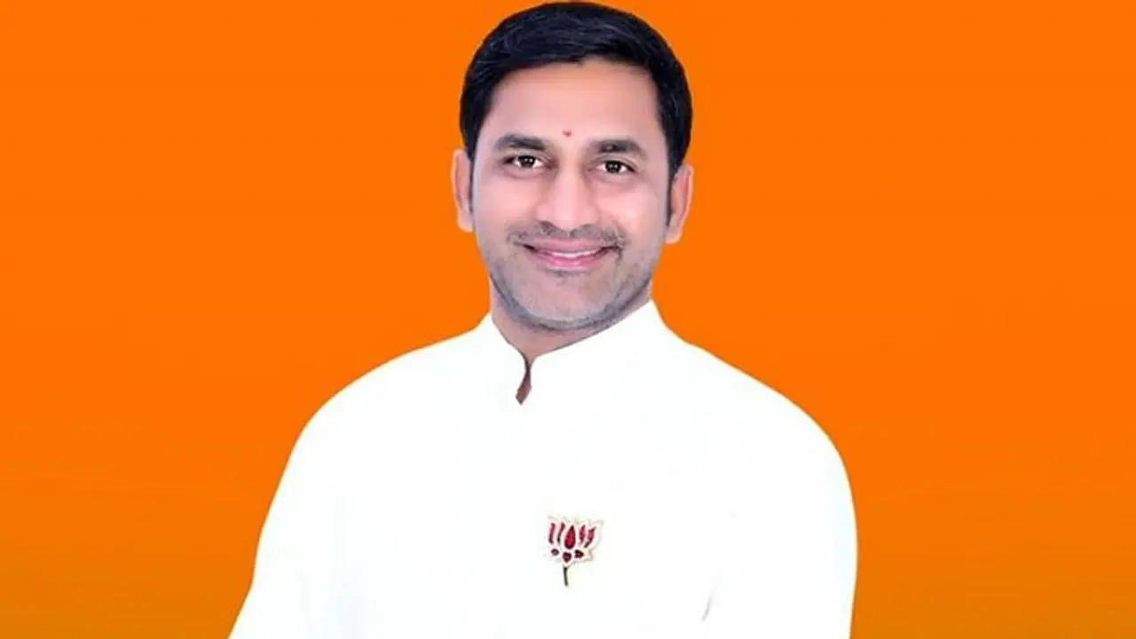 'ಬಿಜೆಪಿ ಅಧಿಕಾರಕ್ಕೆ, ಯಡಿಯೂರಪ್ಪ ಸಿಎಂ' 'ಬಿಜೆಪಿ ಅಧಿಕಾರಕ್ಕೆ, ಯಡಿಯೂರಪ್ಪ ಸಿಎಂ'