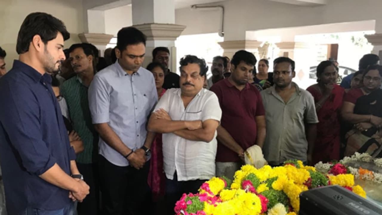 డైరెక్టర్ జయకు.. సినీ ప్రముఖుల నివాళి