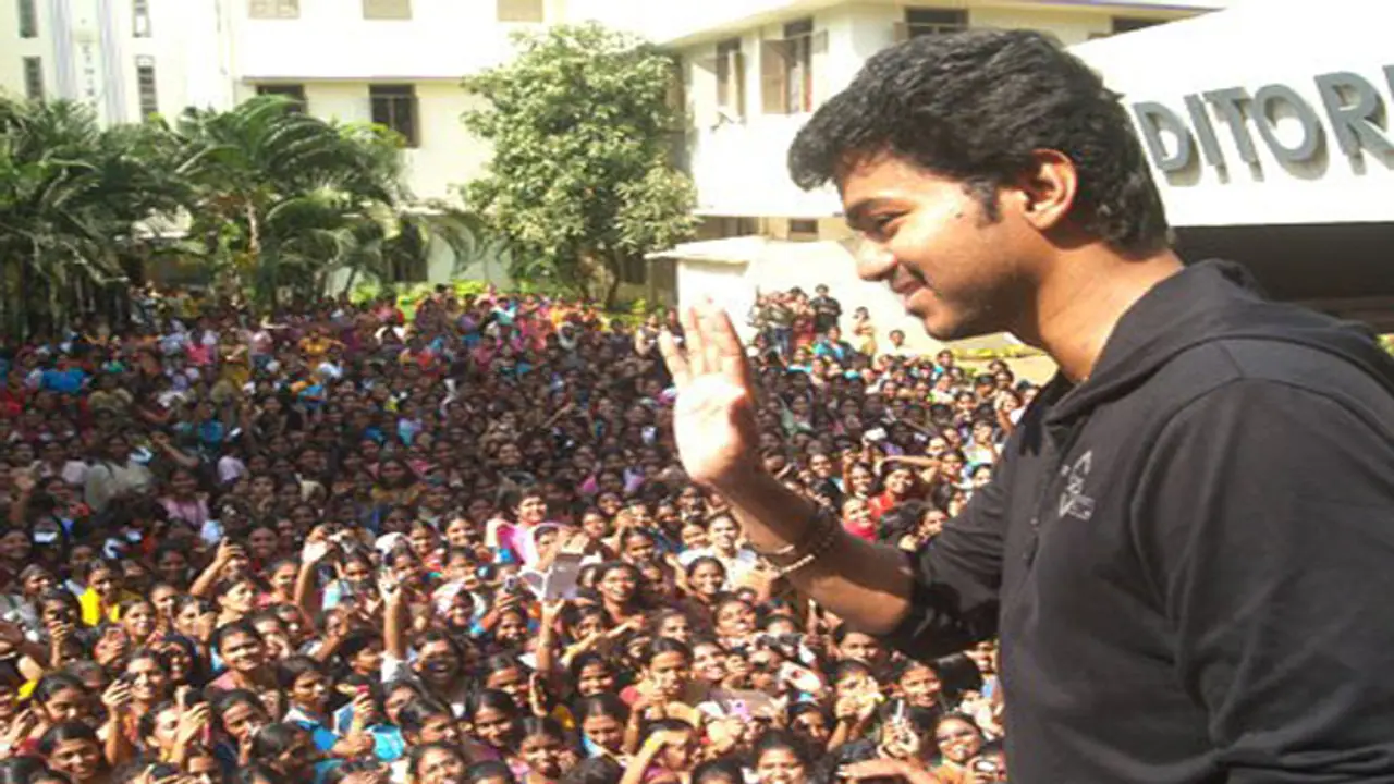 லியோ படம் பார்ப்பதற்கு முன்பு.. இஸ்ரேல் பாலஸ்தீன போரை நிறுத்திட கோரி விஜய் ரசிகர்கள் மௌனம் அனுசரிப்பு! 