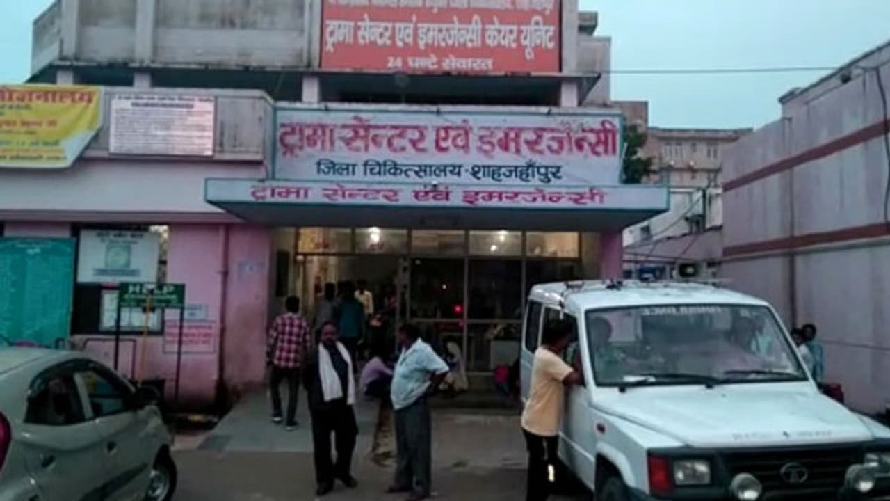 ബലാത്സംഗക്കേസില് അന്വേഷണമില്ല; തീ കൊളുത്തി ആത്മഹത്യക്ക് ശ്രമിച്ച യുവതി ഒടുവില് മരണത്തിന് കീഴടങ്ങി ബലാത്സംഗക്കേസില് അന്വേഷണമില്ല; തീ കൊളുത്തി ആത്മഹത്യക്ക് ശ്രമിച്ച യുവതി ഒടുവില് മരണത്തിന് കീഴടങ്ങി