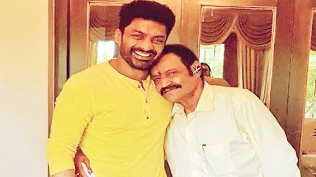 హరికృష్ణగా 26 రోజులు మారబోతున్నాడు! హరికృష్ణగా 26 రోజులు మారబోతున్నాడు!