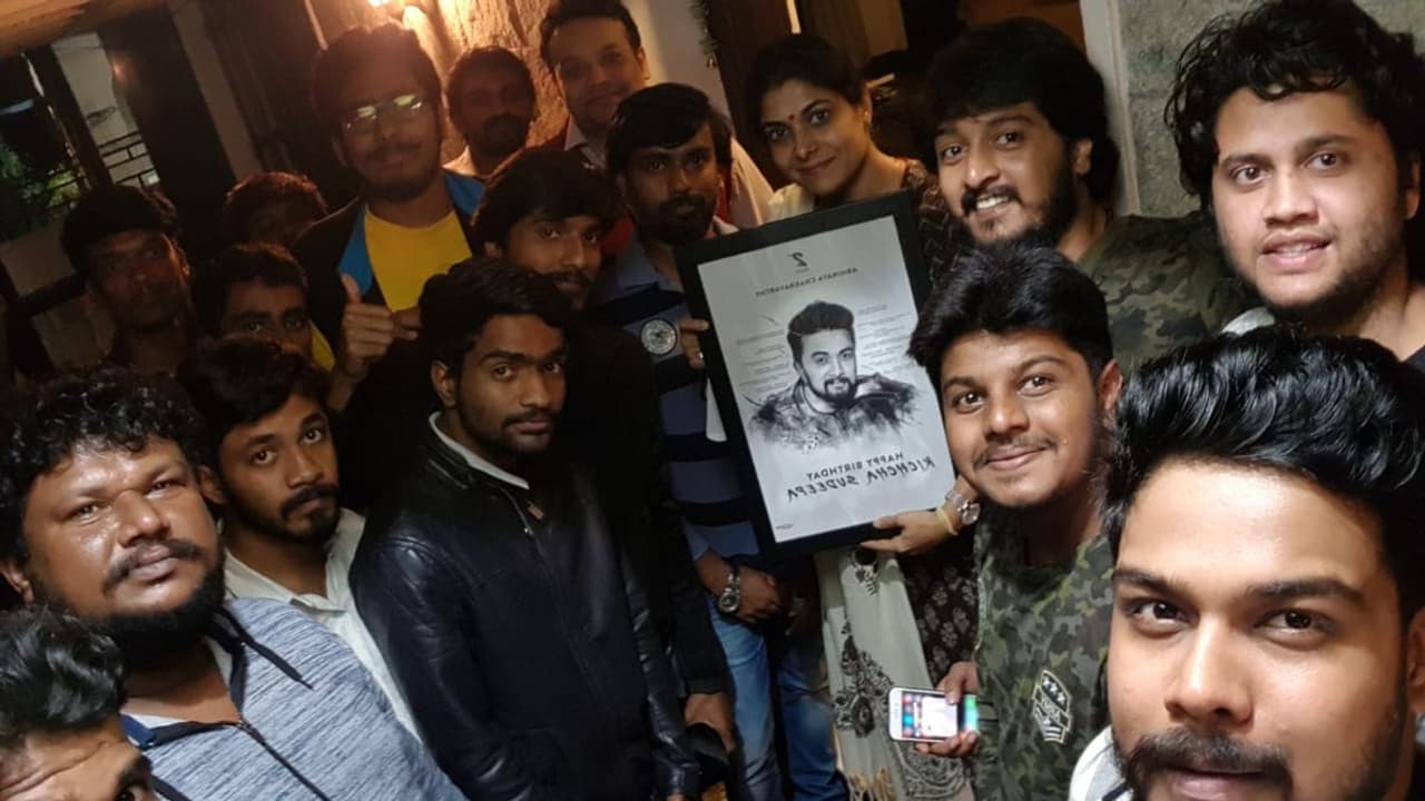 ವೈರಲ್ ಆಯ್ತು ಸುದೀಪ್ ಬರ್ತಡೇಗೆ ಅಭಿಮಾನಿಯೊಬ್ಬರ ಗಿಫ್ಟ್ ! ವೈರಲ್ ಆಯ್ತು ಸುದೀಪ್ ಬರ್ತಡೇಗೆ ಅಭಿಮಾನಿಯೊಬ್ಬರ ಗಿಫ್ಟ್ !