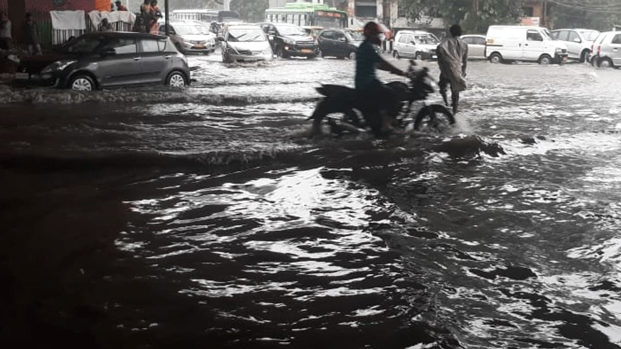 ದೇಶದ ಮತ್ತೊಂದು ಮಹಾನಗರಕ್ಕೂ ಕಾಡಿದೆ ಆತಂಕ ದೇಶದ ಮತ್ತೊಂದು ಮಹಾನಗರಕ್ಕೂ ಕಾಡಿದೆ ಆತಂಕ