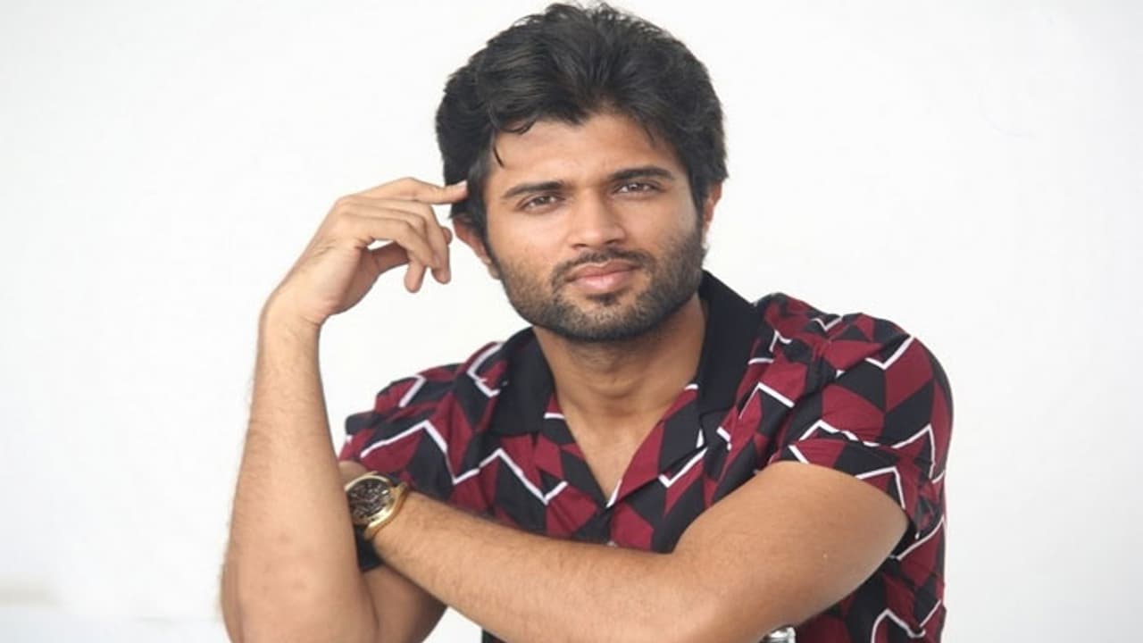 రెమ్యునరేషన్ కోసం స్టార్ డైరెక్టర్ కి నో చెప్పాడట! రెమ్యునరేషన్ కోసం స్టార్ డైరెక్టర్ కి నో చెప్పాడట!