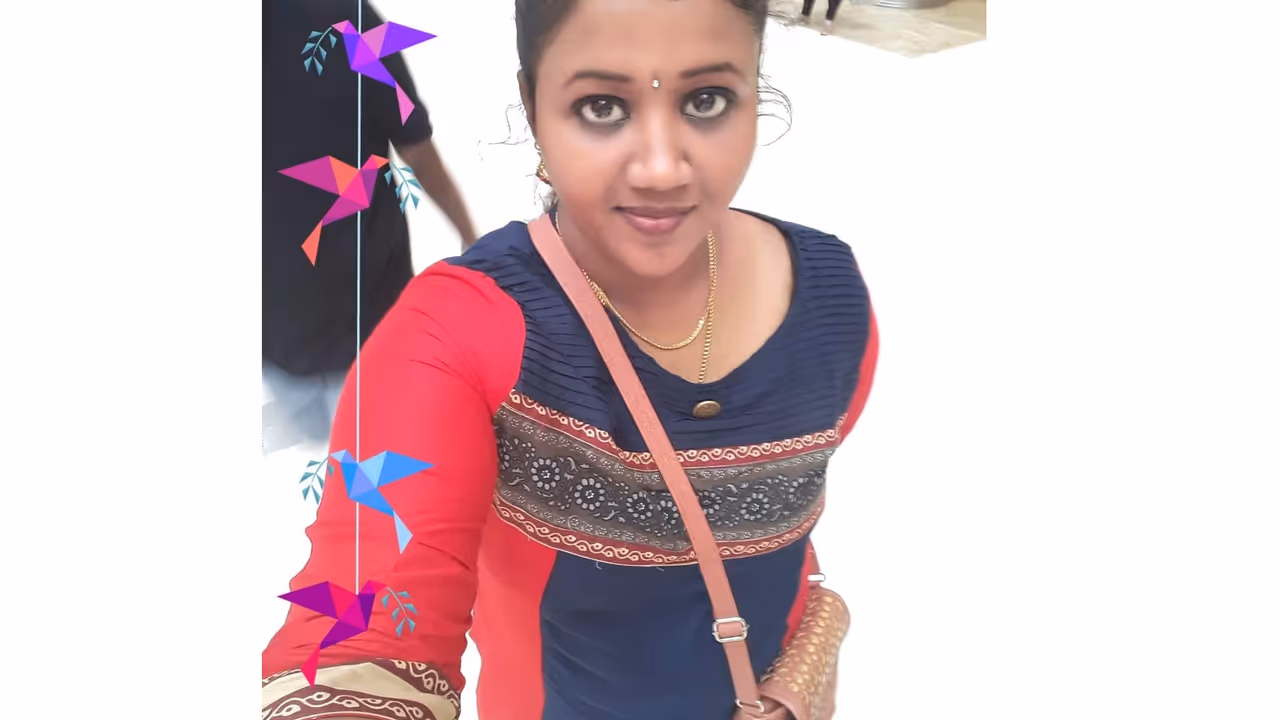 சின்ன பசங்க ஜொள்ளு விடுவாங்க... என் இளமையை ரசித்து வர்ணித்த சுந்தரத்துக்கு என்னையே கொடுத்தேன்! தற்பெருமை பேசிய அபிராமி சின்ன பசங்க ஜொள்ளு விடுவாங்க... என் இளமையை ரசித்து வர்ணித்த சுந்தரத்துக்கு என்னையே கொடுத்தேன்! தற்பெருமை பேசிய அபிராமி