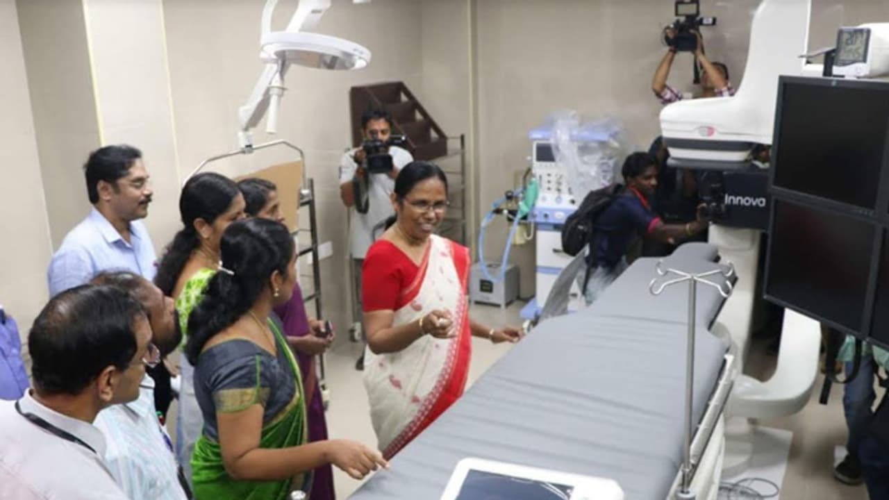 എസ്എടി ചരിത്രത്തിലേക്ക്; സര്ക്കാര് മേഖലയിലെ കുട്ടികള്ക്ക് മാത്രമുള്ള ആദ്യ കാത്ത് ലാബ് പ്രവര്ത്തനം തുടങ്ങി എസ്എടി ചരിത്രത്തിലേക്ക്; സര്ക്കാര് മേഖലയിലെ കുട്ടികള്ക്ക് മാത്രമുള്ള ആദ്യ കാത്ത് ലാബ് പ്രവര്ത്തനം തുടങ്ങി