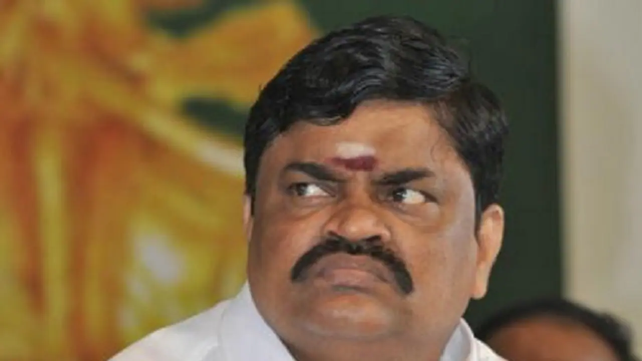 ரஜினியை என்ன மிரட்டுறீங்களா..? இந்துக்களால் திக திமுகவும் தவிடுபொடியாகி விடும்... அமைச்சர் ராஜேந்திரபாலாஜி ஆவேசம்..! ரஜினியை என்ன மிரட்டுறீங்களா..? இந்துக்களால் திக திமுகவும் தவிடுபொடியாகி விடும்... அமைச்சர் ராஜேந்திரபாலாஜி ஆவேசம்..!