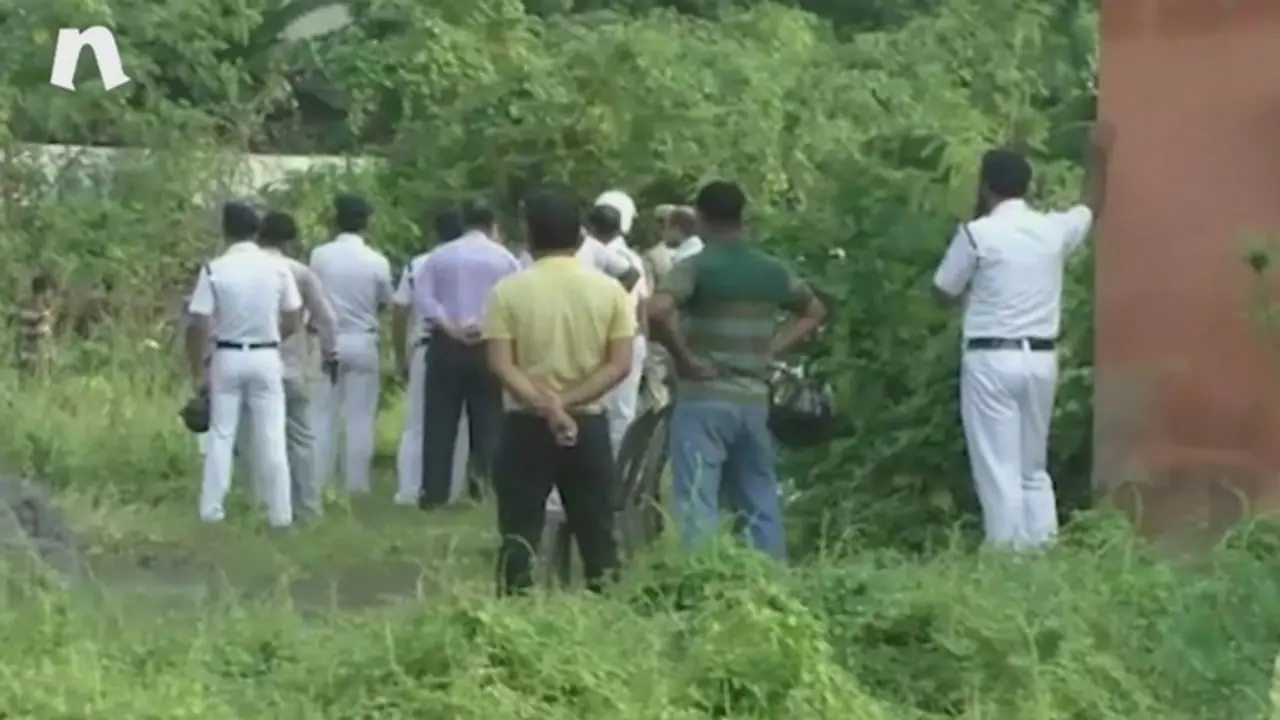 For Kolkata Police '14 foetuses' turn into 'garbage' within few hours For Kolkata Police '14 foetuses' turn into 'garbage' within few hours