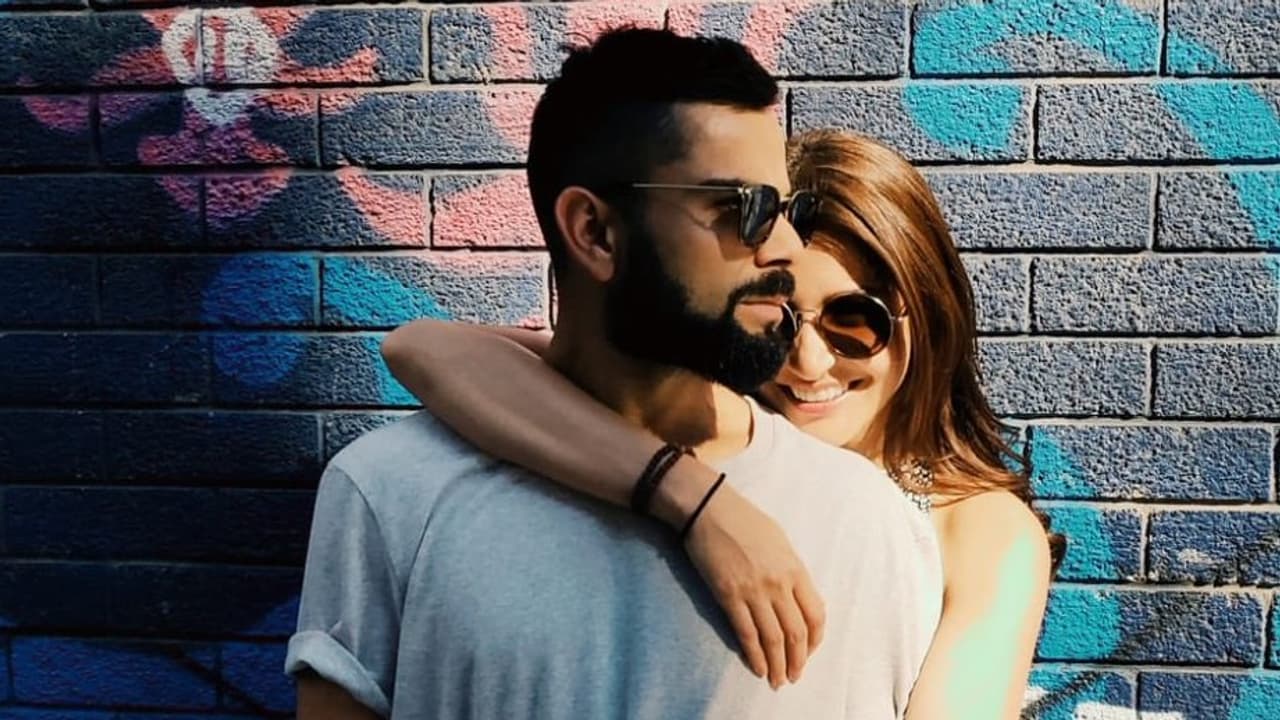 সিগলান ফোর কি! না জানায় বিপাকে অনুষ্কা, সোশ্যাল মিডিয়ায় প্রশ্নের মুখে নায়িকা সিগলান ফোর কি! না জানায় বিপাকে অনুষ্কা, সোশ্যাল মিডিয়ায় প্রশ্নের মুখে নায়িকা